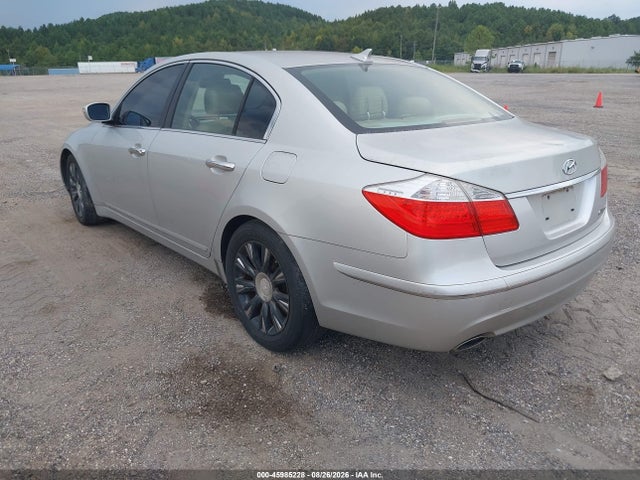 45985228 :رقم المزاد ، KMHGC4DE1BU123705 vin ، 2011 Hyundai Genesis 3.8 مزاد بيع