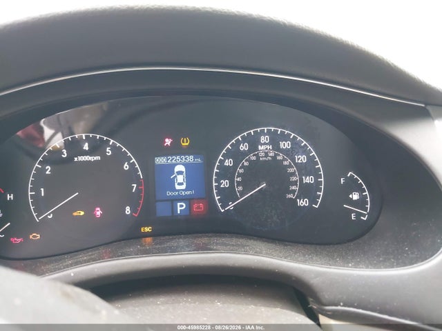45985228 :رقم المزاد ، KMHGC4DE1BU123705 vin ، 2011 Hyundai Genesis 3.8 مزاد بيع
