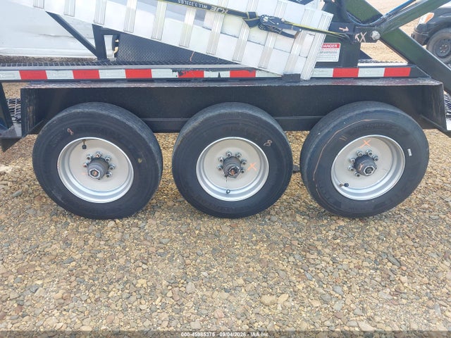 2026 Kaufman Trailers Auto Hauler მანქანა იყიდება აუქციონზე, vin: 7UZFE4437TL002672, აუქციონის ნომერი: 45985375