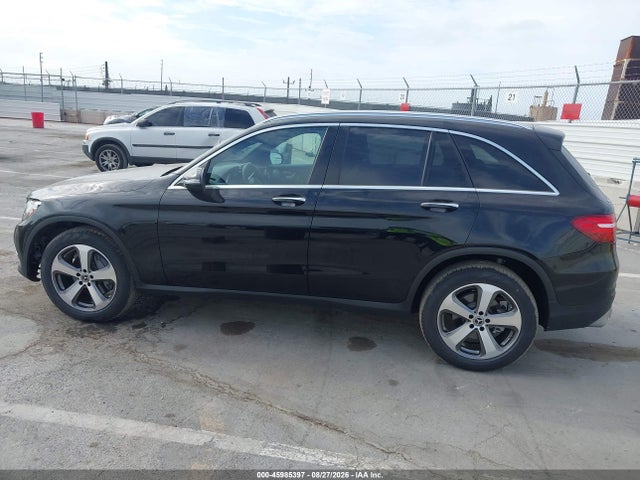 45985397 :رقم المزاد ، WDC0G4KB2JV106076 vin ، 2018 Mercedes-benz Glc 300 4matic مزاد بيع
