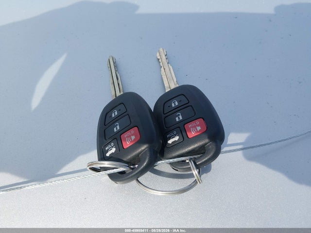 2017 Toyota Corolla Le მანქანა იყიდება აუქციონზე, vin: 5YFBURHE1HP630872, აუქციონის ნომერი: 45985411
