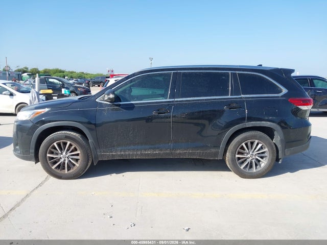 2017 Toyota Highlander Xle მანქანა იყიდება აუქციონზე, vin: 5TDKZRFH0HS519865, აუქციონის ნომერი: 45985431