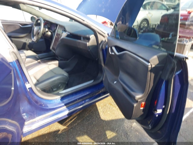 Продаж на аукціоні авто 2018 Tesla Model S, vin: 5YJSA1E21JF282643, номер лоту: 45985500