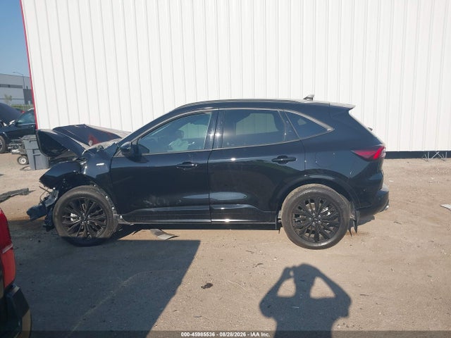 45985536 :رقم المزاد ، 1FMCU9PAXPUB31519 vin ، 2023 Ford Escape St-line Elite مزاد بيع