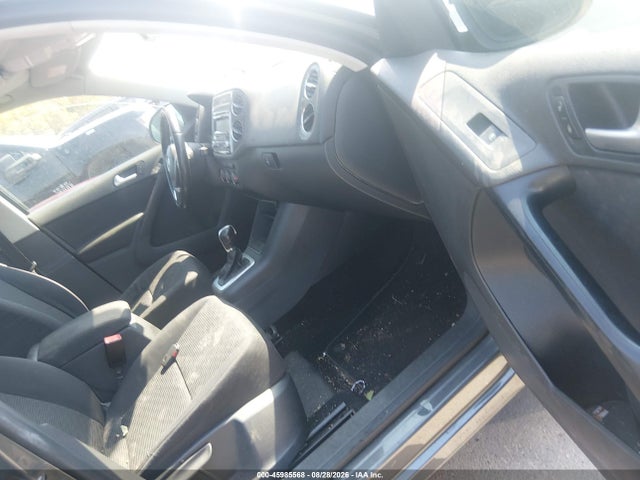 2014 Volkswagen Tiguan S მანქანა იყიდება აუქციონზე, vin: WVGAV3AX9EW588046, აუქციონის ნომერი: 45985568