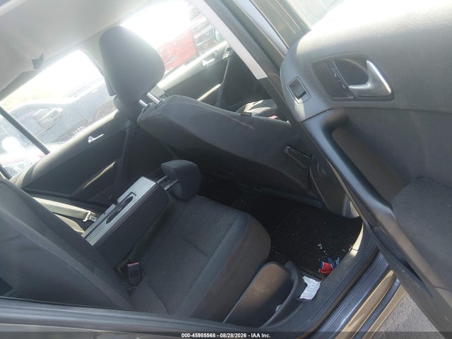2014 Volkswagen Tiguan S მანქანა იყიდება აუქციონზე, vin: WVGAV3AX9EW588046, აუქციონის ნომერი: 45985568