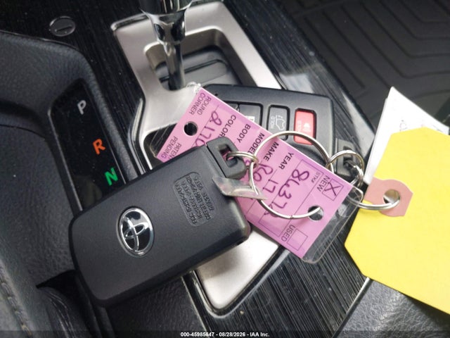 Toyota Rav4 Limited 2017 JTMDFREV7HD217042 Image 11