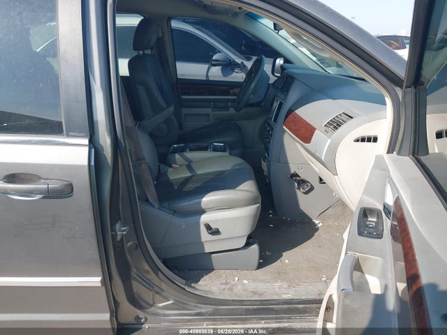 45985839 :رقم المزاد ، 2A4RR5DX5AR240227 vin ، 2010 Chrysler Town & Country Touring مزاد بيع