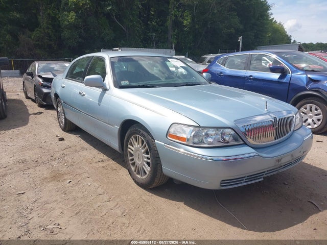 Продажа на аукционе авто 2009 Lincoln Town Car Signature Limited, vin: 2LNHM82V39X610824, номер лота: 45986112