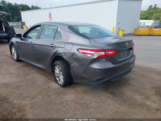 Продаж на аукціоні авто 2018 Toyota Camry Le, vin: 4T1B11HK8JU055318, номер лоту: 45986282