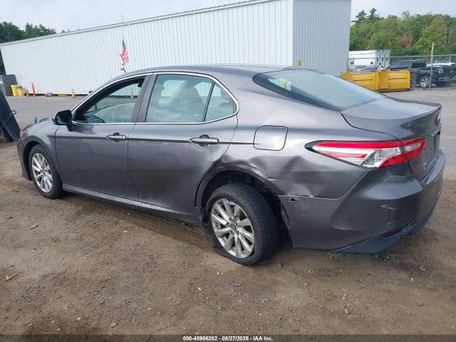 Продаж на аукціоні авто 2018 Toyota Camry Le, vin: 4T1B11HK8JU055318, номер лоту: 45986282