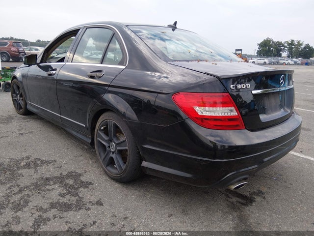 2013 Mercedes-benz C 300 Sport 4matic მანქანა იყიდება აუქციონზე, vin: WDDGF8AB9DA844118, აუქციონის ნომერი: 45986363