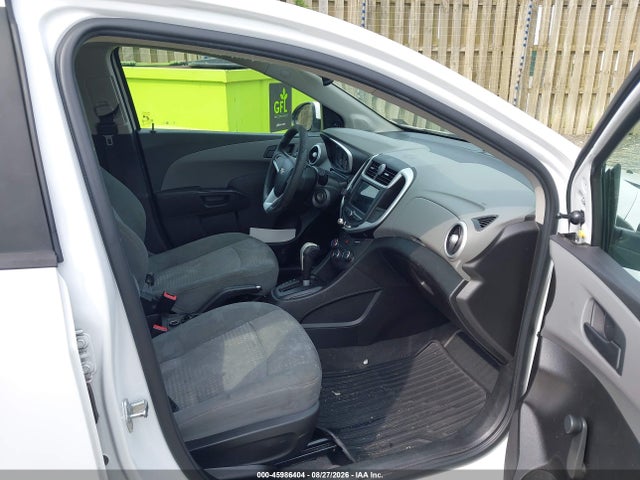 Продаж на аукціоні авто 2018 Chevrolet Sonic Lt Auto, vin: 1G1JG6SH6J4107031, номер лоту: 45986404