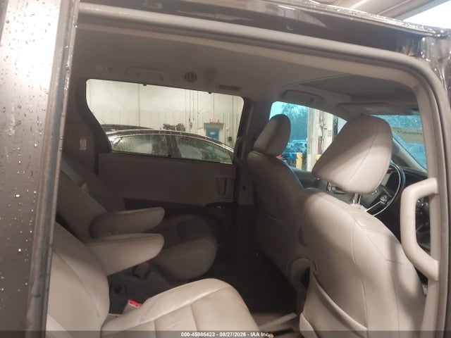 Продажа на аукционе авто 2015 Toyota Sienna Xle 8 Passenger, vin: 5TDYK3DC4FS572813, номер лота: 45986423