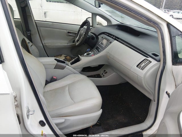 JTDKN3DUXE1770832 Toyota Prius Two