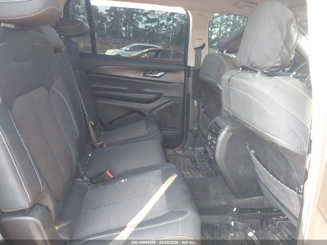 45986499 :رقم المزاد ، 1C4RJKAG3P8893868 vin ، 2023 Jeep Grand Cherokee L Laredo 4x4 مزاد بيع