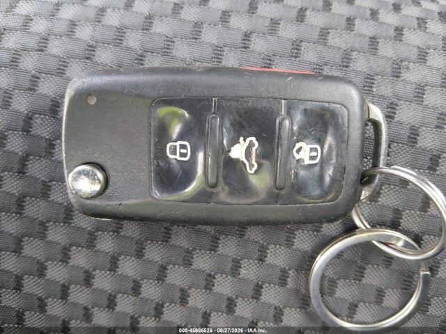 2011 Volkswagen Jetta 2.0l S მანქანა იყიდება აუქციონზე, vin: 3VW2K7AJ1BM042502, აუქციონის ნომერი: 45986526
