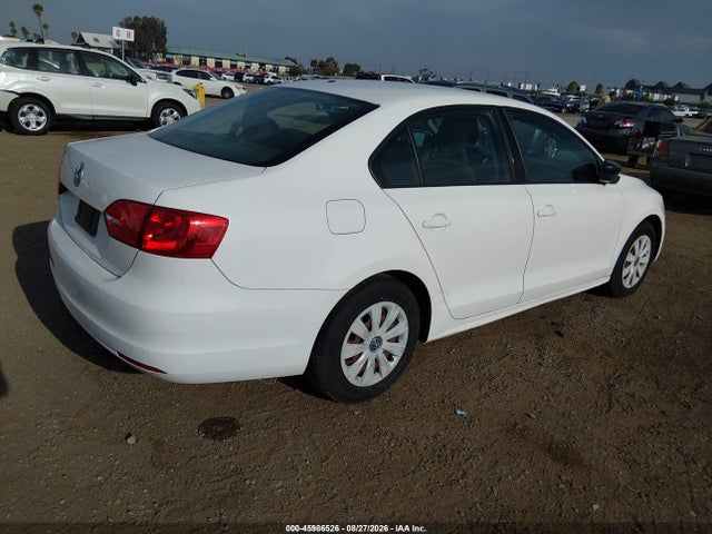 2011 Volkswagen Jetta 2.0l S მანქანა იყიდება აუქციონზე, vin: 3VW2K7AJ1BM042502, აუქციონის ნომერი: 45986526