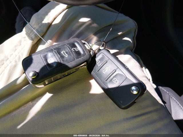 2012 Volkswagen Beetle 2.5l მანქანა იყიდება აუქციონზე, vin: 3VWJP7AT4CM610886, აუქციონის ნომერი: 45986608