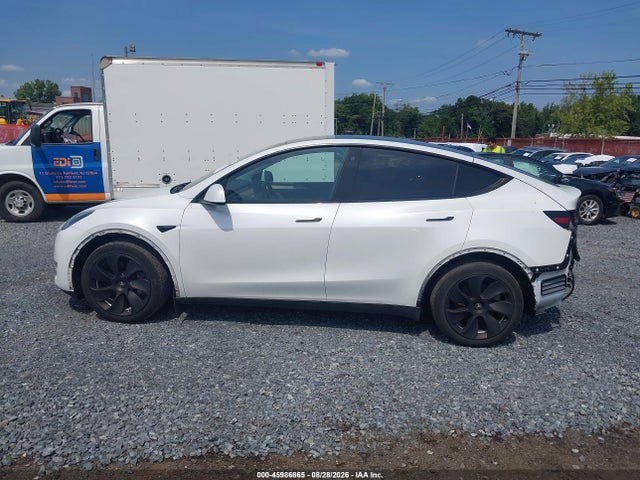 Продажа на аукционе авто 2023 Tesla Model Y Awd/long Range Dual Motor All-wheel Drive, vin: 7SAYGDEE0PA041282, номер лота: 45986865