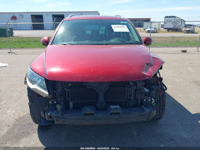 2015 Volkswagen Tiguan Sel მანქანა იყიდება აუქციონზე, vin: WVGBV7AX7FW023520, აუქციონის ნომერი: 45986894