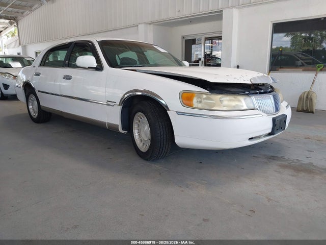 Aukcja sprzedaży 2000 Lincoln Town Car Executive, vin: 1LNHM81W4YY838470, numer aukcji: 45986918