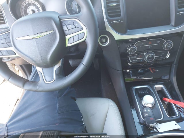 Chrysler 300 Touring 2023 2C3CCAAG3PH661666 Image 11