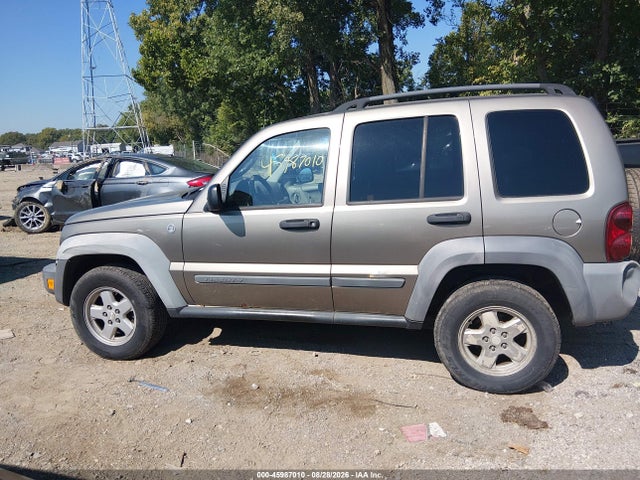 2005 Jeep Liberty Sport მანქანა იყიდება აუქციონზე, vin: 1J4GL48K05W681424, აუქციონის ნომერი: 45987010