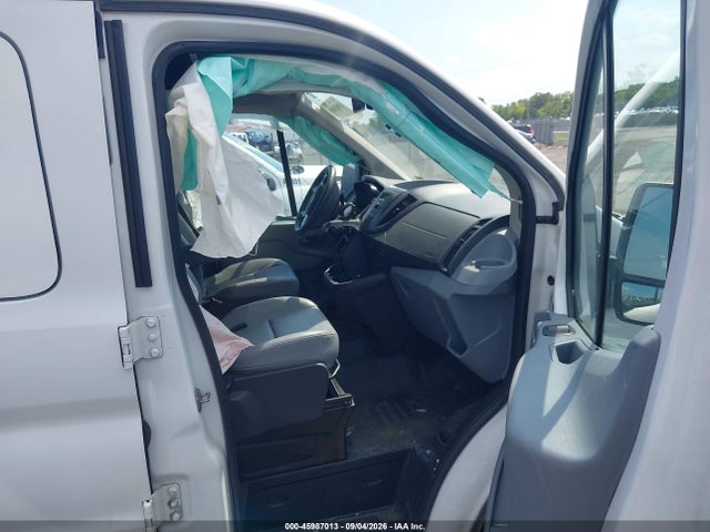 45987013 :رقم المزاد ، 1FTYE1ZM3GKA15557 vin ، 2016 Ford Transit-150 مزاد بيع