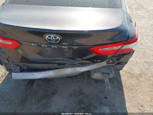 Продаж на аукціоні авто 2018 Toyota Camry Le, vin: 4T1B11HK5JU104684, номер лоту: 45987017