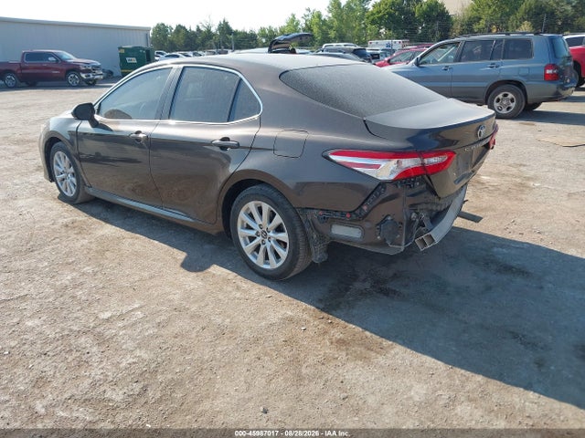 Продаж на аукціоні авто 2018 Toyota Camry Le, vin: 4T1B11HK5JU104684, номер лоту: 45987017