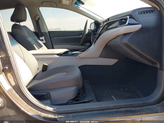 Продаж на аукціоні авто 2018 Toyota Camry Le, vin: 4T1B11HK5JU104684, номер лоту: 45987017