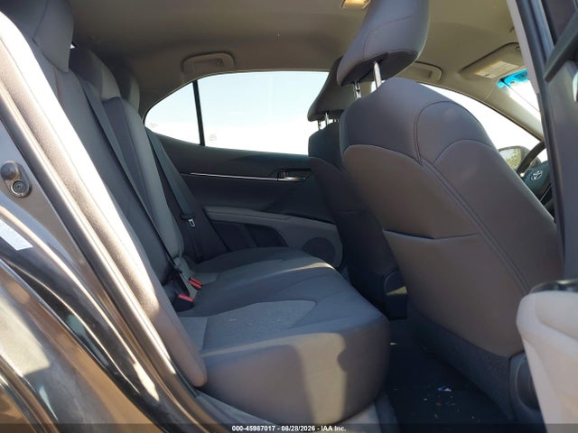 Продаж на аукціоні авто 2018 Toyota Camry Le, vin: 4T1B11HK5JU104684, номер лоту: 45987017