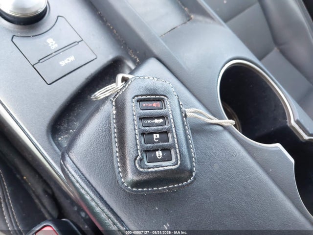 Lexus IS 300 2020 JTHDA1D25L5107955 Image 11