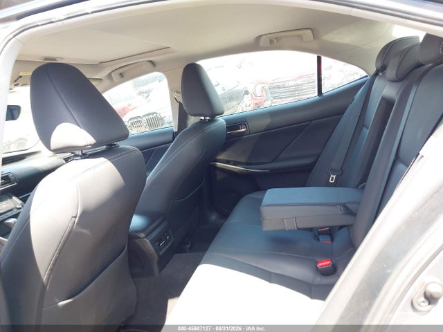 Lexus IS 300 2020 JTHDA1D25L5107955 Image 17