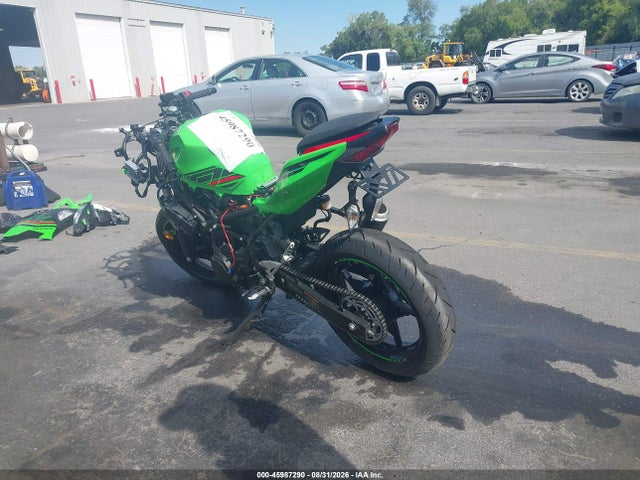 Kawasaki EX400 2023 JKAEXKG14PDAS0487 Image 3
