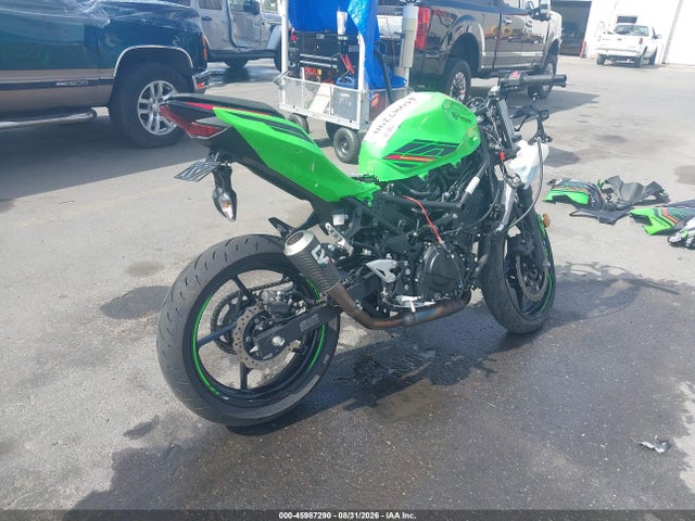 Kawasaki EX400 2023 JKAEXKG14PDAS0487 Image 4