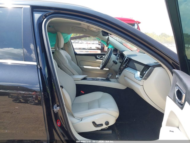2018 Volvo Xc60 T6 Momentum მანქანა იყიდება აუქციონზე, vin: YV4A22RK4J1046616, აუქციონის ნომერი: 45987319