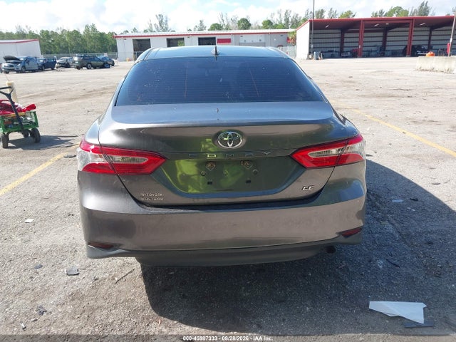 45987333 :رقم المزاد ، 4T1C11AK1LU990598 vin ، 2020 Toyota Camry Le مزاد بيع