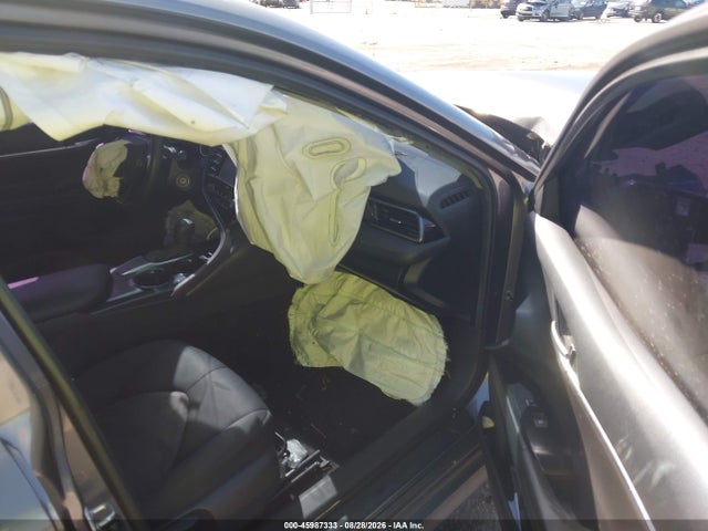 45987333 :رقم المزاد ، 4T1C11AK1LU990598 vin ، 2020 Toyota Camry Le مزاد بيع