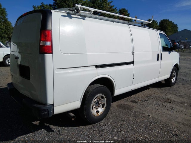 Chevrolet Express 2500 Work Van 2016 1GCWGBFF8G1232220 Image 4