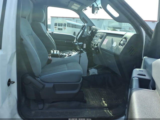 2016 Ford F-450 Chassis Xlt მანქანა იყიდება აუქციონზე, vin: 1FDUF4HT6GEB87422, აუქციონის ნომერი: 45987409