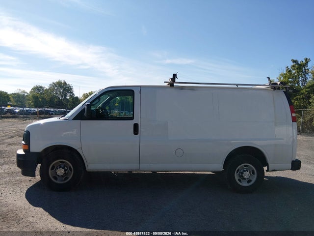 Chevrolet Express 2500 Work Van 2017 1GCWGAFFXH1350197 Image 15