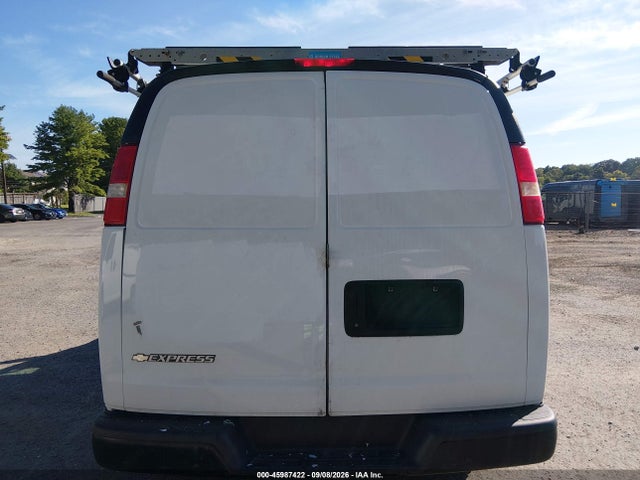 Chevrolet Express 2500 Work Van 2017 1GCWGAFFXH1350197 Image 17