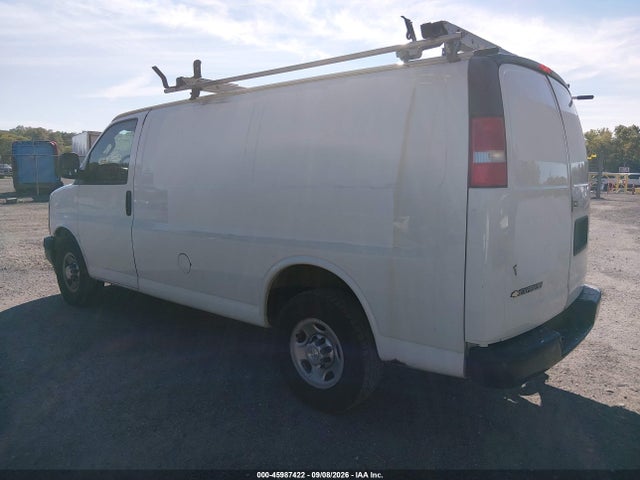 Chevrolet Express 2500 Work Van 2017 1GCWGAFFXH1350197 Image 3