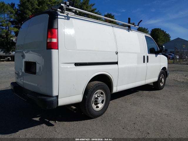 Chevrolet Express 2500 Work Van 2017 1GCWGAFFXH1350197 Image 4