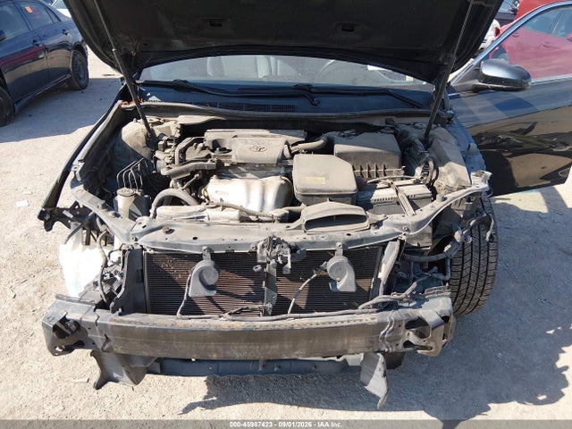 45987423 :رقم المزاد ، 4T1BF1FK7FU028641 vin ، 2015 Toyota Camry Se مزاد بيع