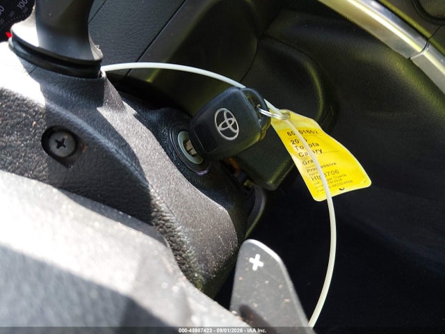 45987423 :رقم المزاد ، 4T1BF1FK7FU028641 vin ، 2015 Toyota Camry Se مزاد بيع