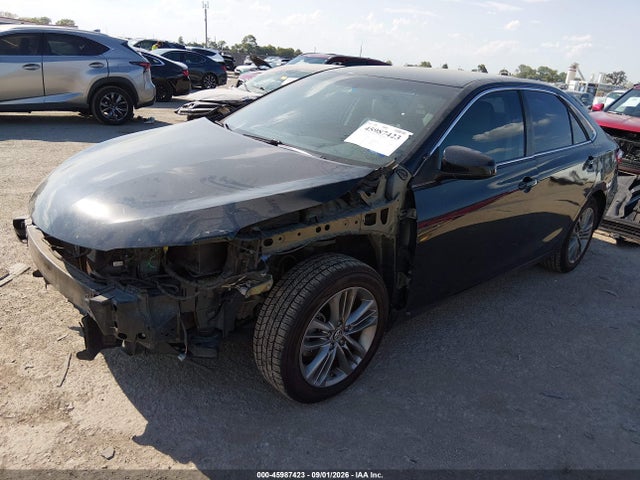 45987423 :رقم المزاد ، 4T1BF1FK7FU028641 vin ، 2015 Toyota Camry Se مزاد بيع
