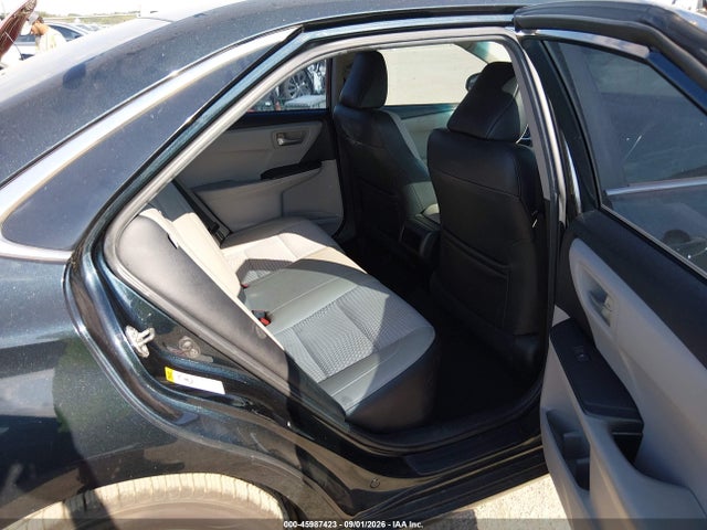 45987423 :رقم المزاد ، 4T1BF1FK7FU028641 vin ، 2015 Toyota Camry Se مزاد بيع